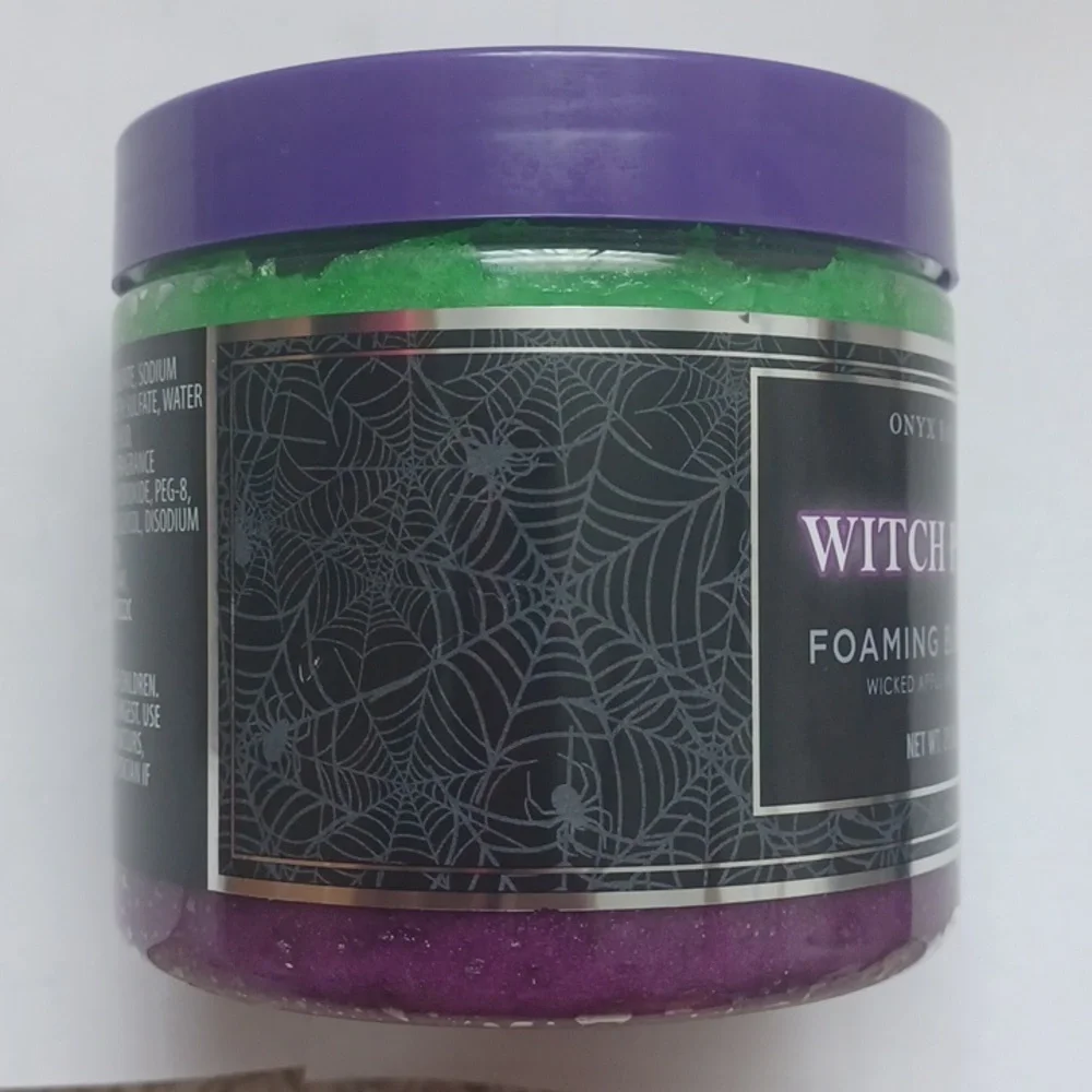 NIP WITCH PLEASE! Foaming Body Scrub